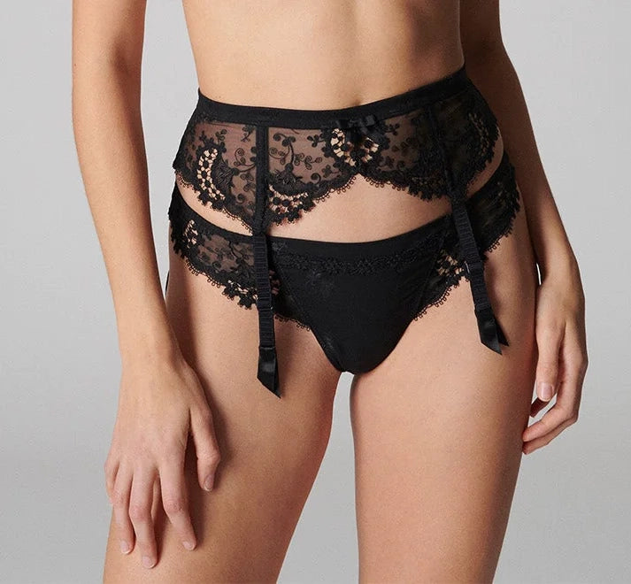 WISH Garter Belt in Black