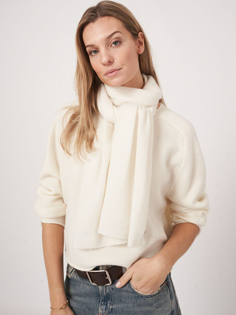 Cashmere Fine Knit Scarf in Cream