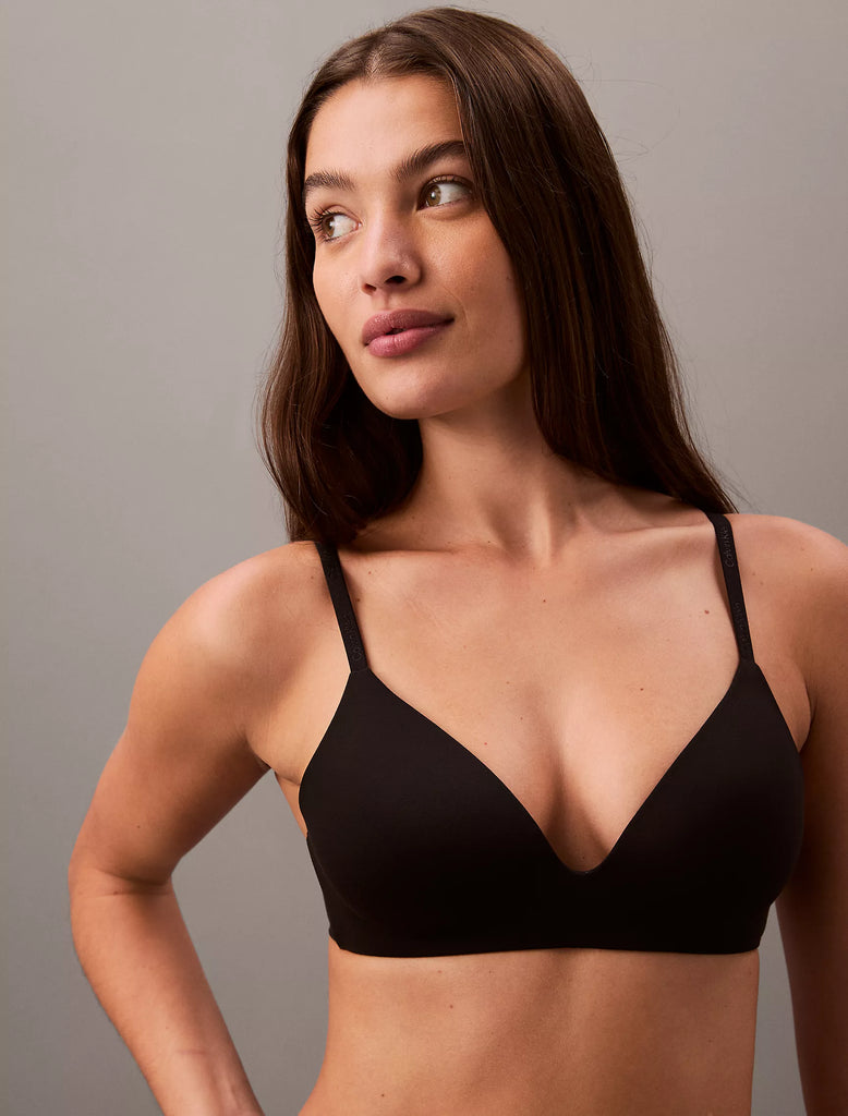 PERFECTLY FIT Wireless Convertible Bra in Black