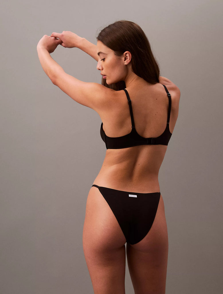 PERFECTLY FIT Wireless Convertible Bra in Black