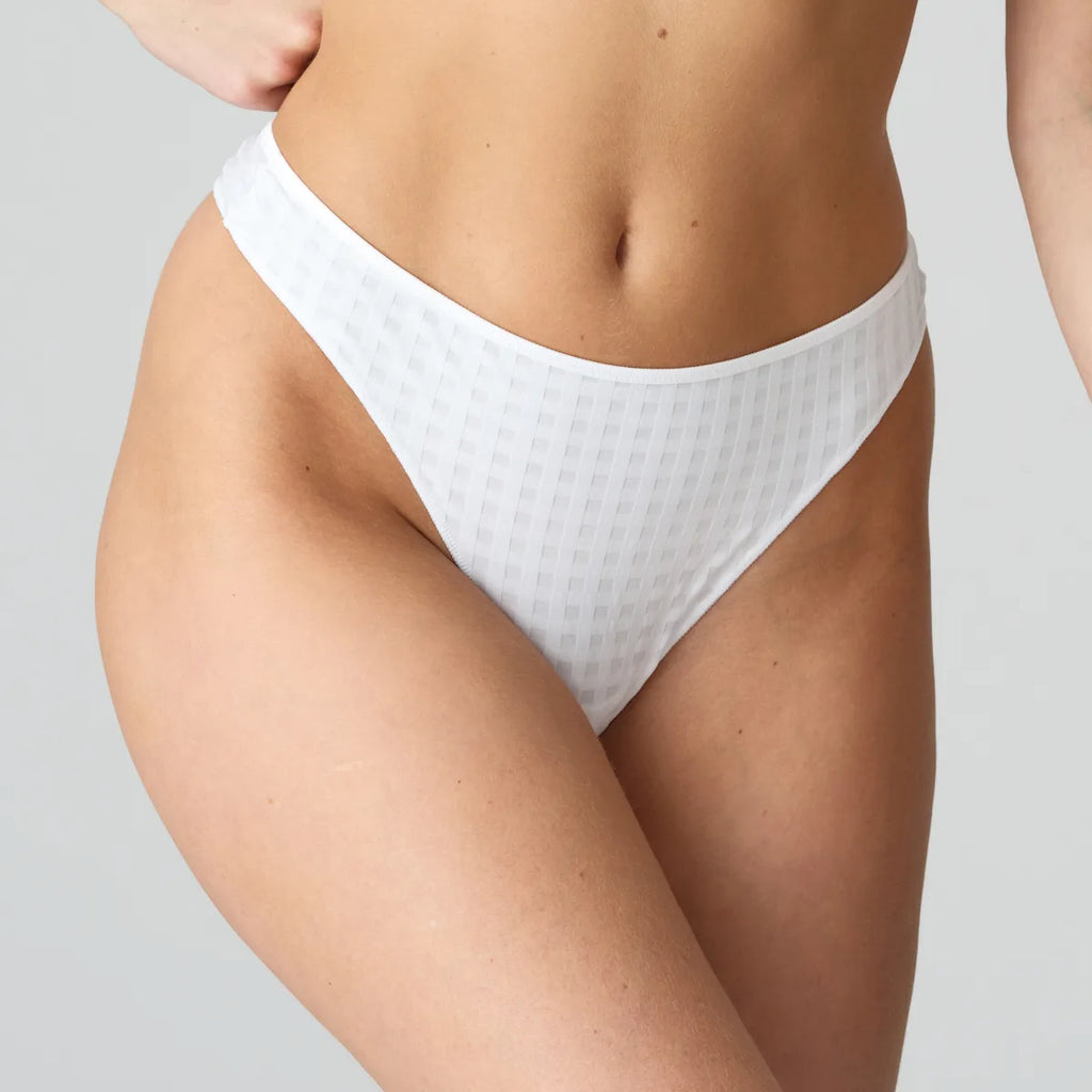 AVERO Thong in White