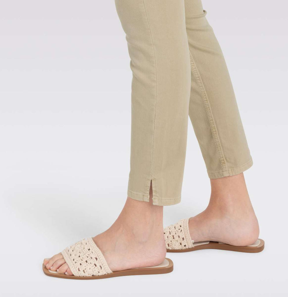 DREAM SUMMER Slim Crop Jeans in Smoothly Beige