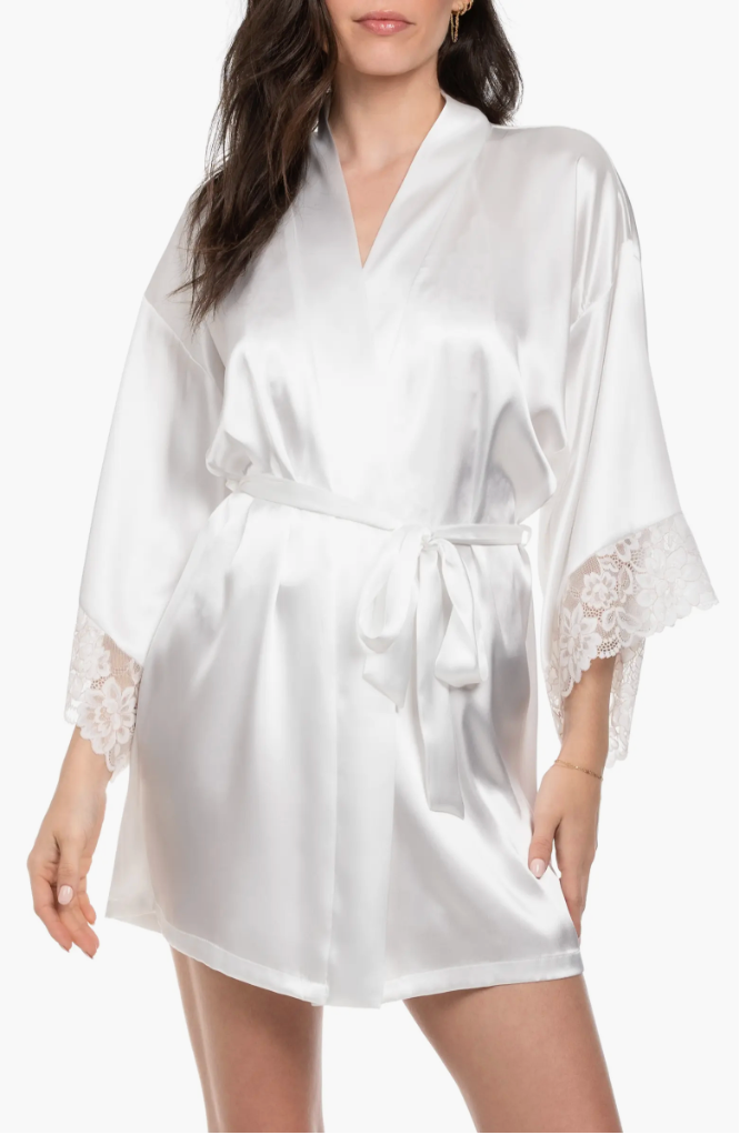 LA BELLE Robe in Ivory
