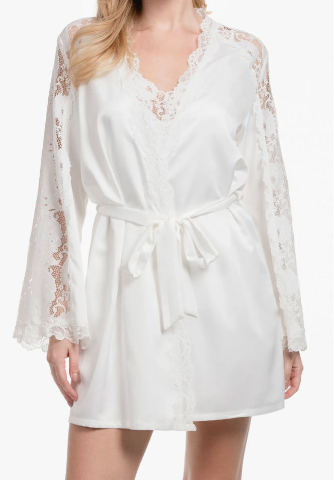 SHYLA Robe in Ivory