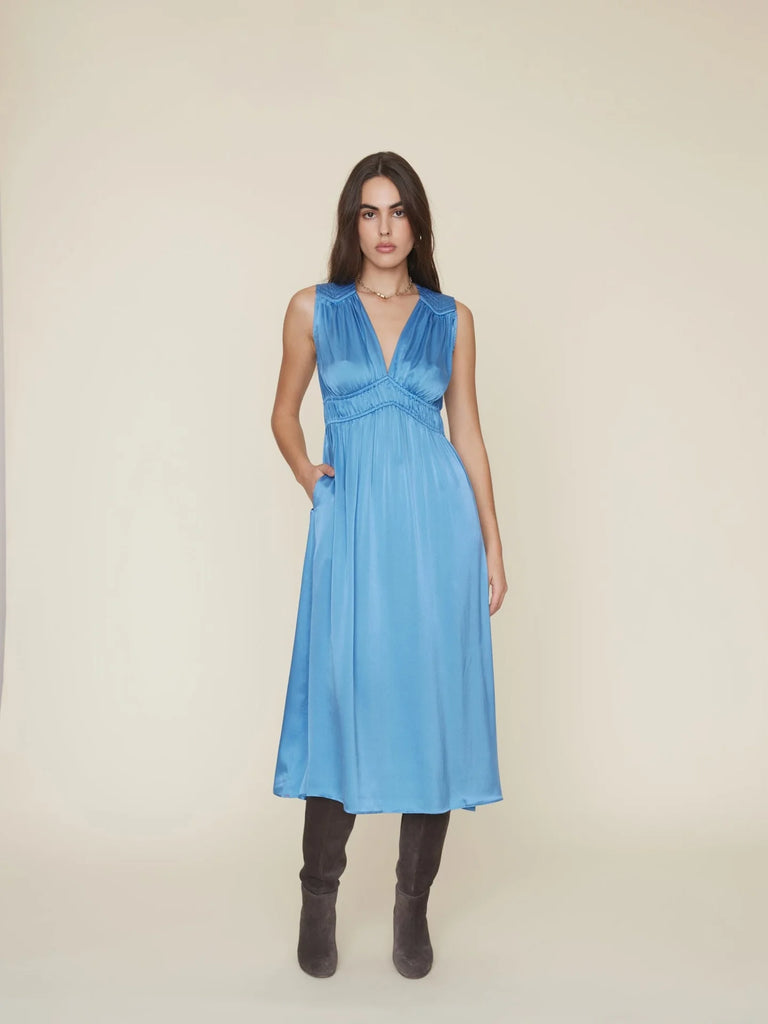 ELOWYN Silk Dress in Blue Pearl