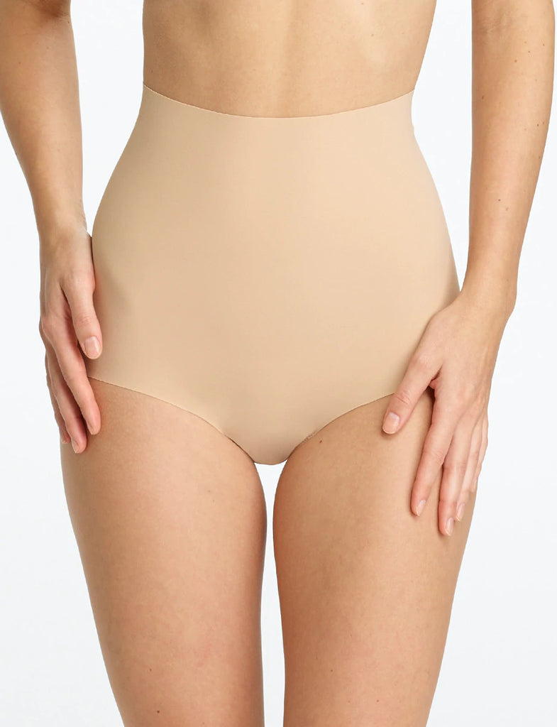 CLASSIC Control Brief in Beige