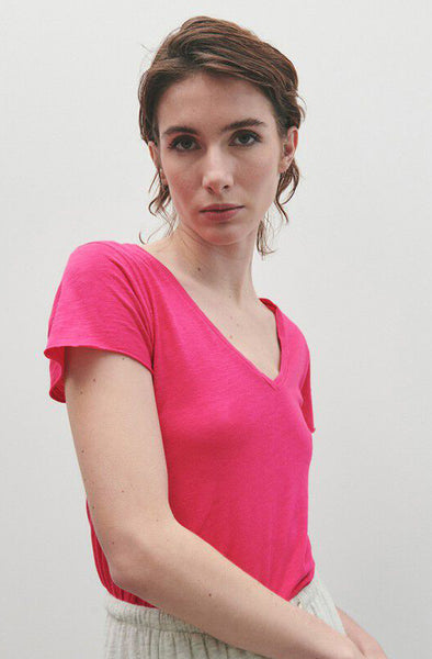 JACKSONVILLE V-Neck Short Sleeve Tee in Vintage Begonia