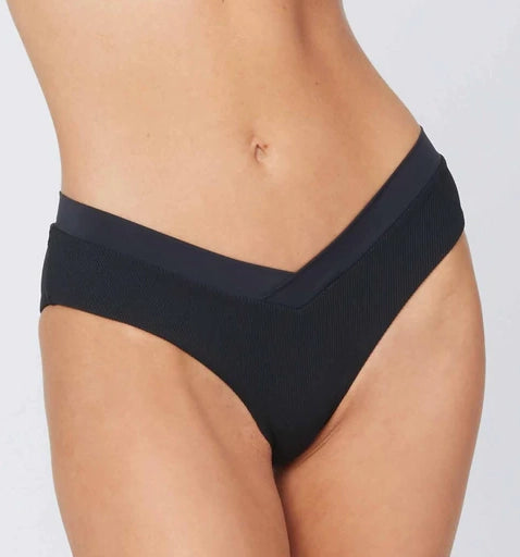 LEE LEE & PRATT Classic Bikini in Black