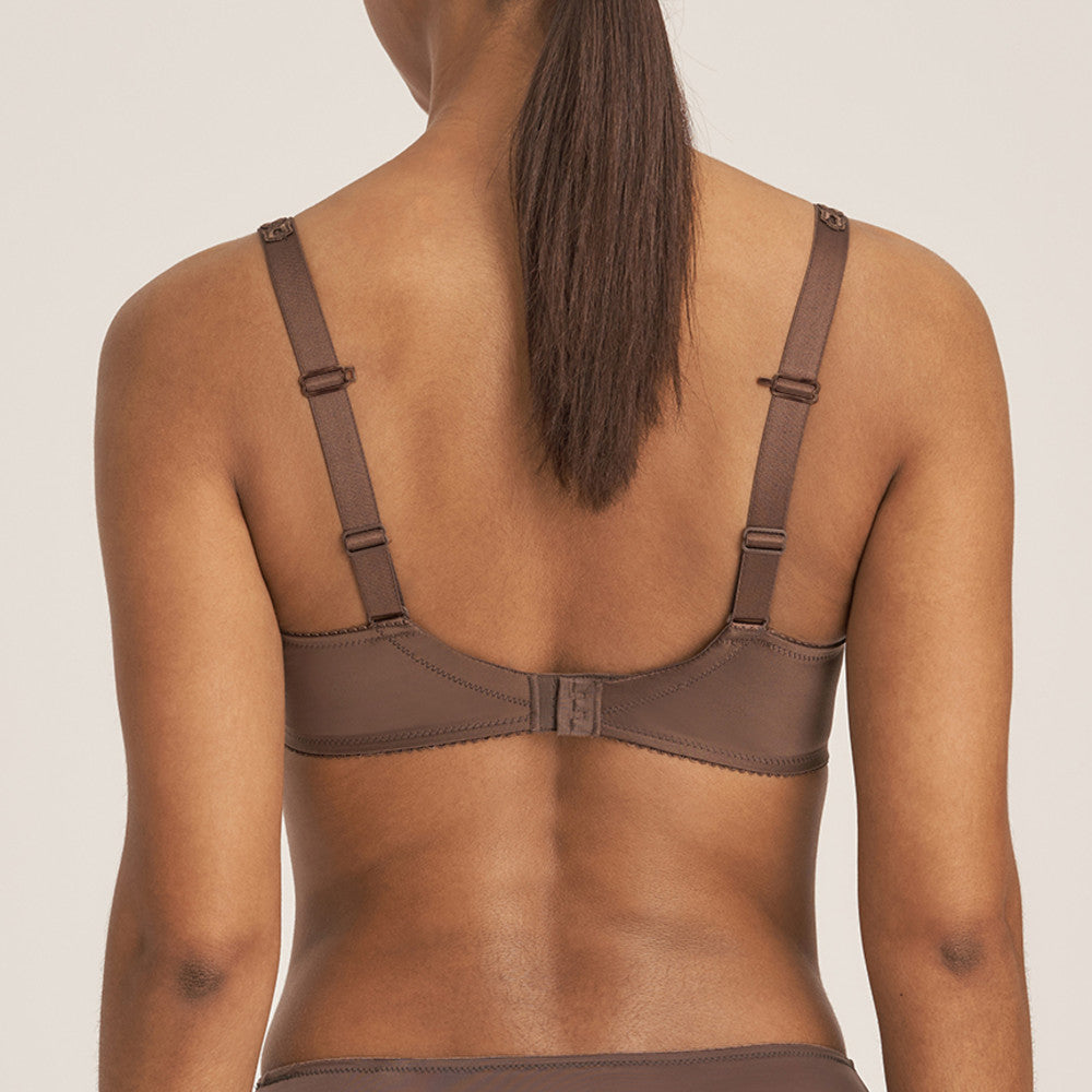 EVERY WOMAN Seamless Non-Padded Bra in Ebony