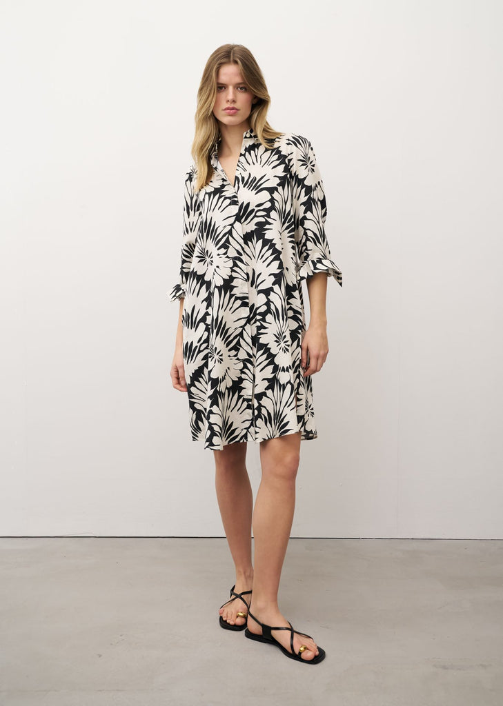 GRACY Maxi Shirtdress in Black/White Floral