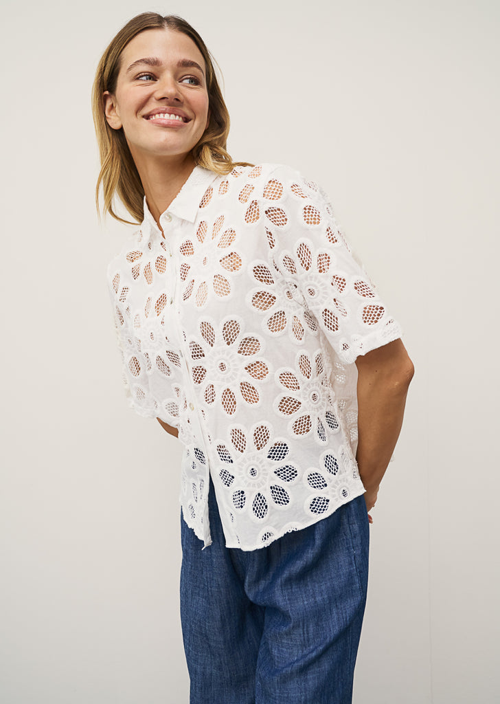 BEA Mesh Cut-Out S/S Blouse in White