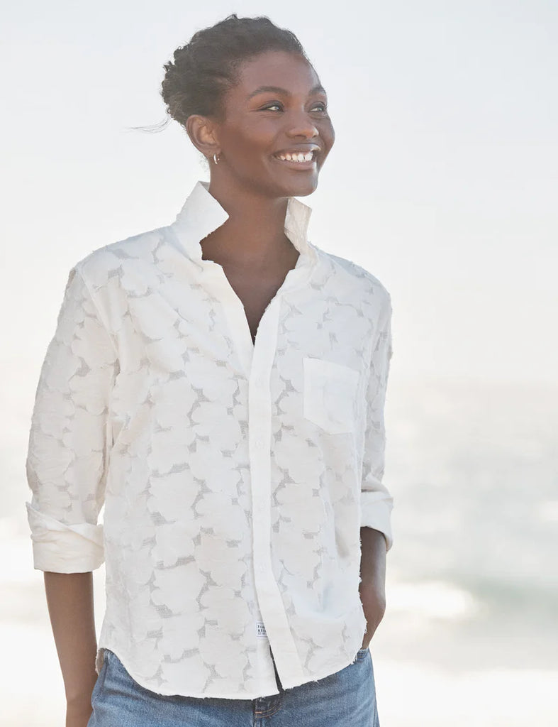 EILEEN Shirt in Textured White Flowers