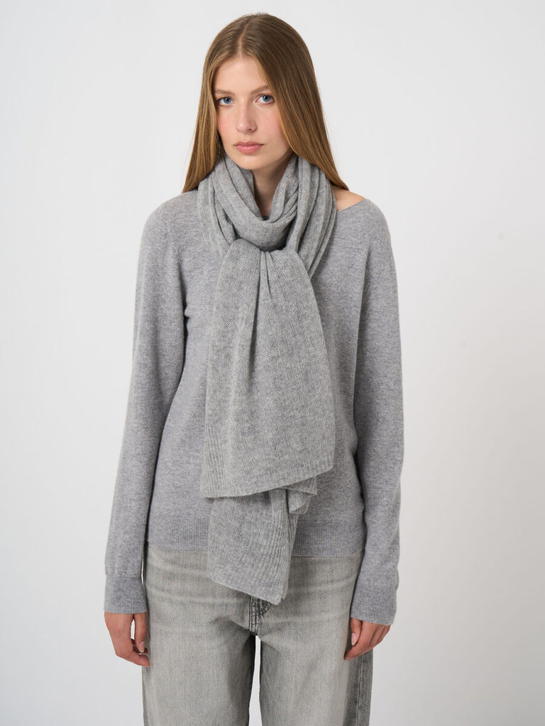 Cashmere Loose Knit Scarf in Light Grey