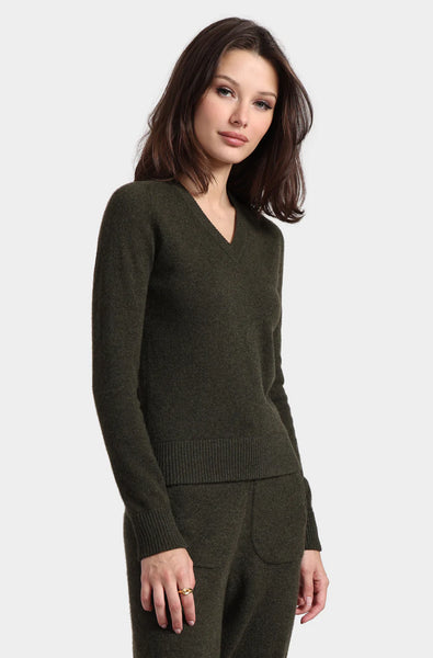 Cashmere V-Neck Raglan Sweater in Army