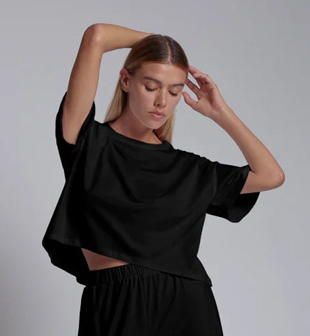 AVERY Cropped Tee in Black
