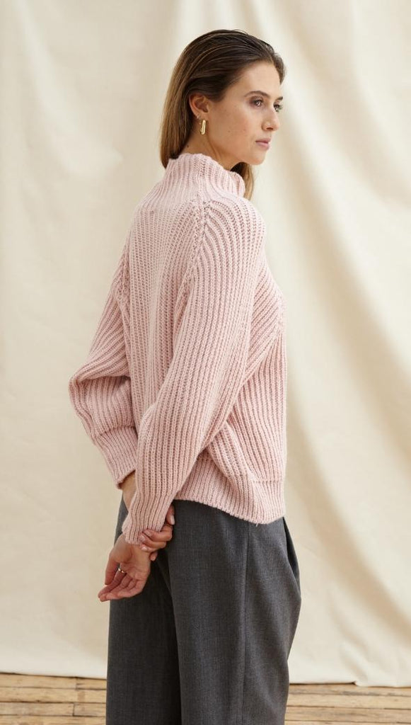 SELMA Turtleneck Sweater in Rose