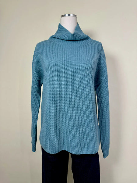 LONA Cashmere/Wool Turtleneck Sweater in Ocean