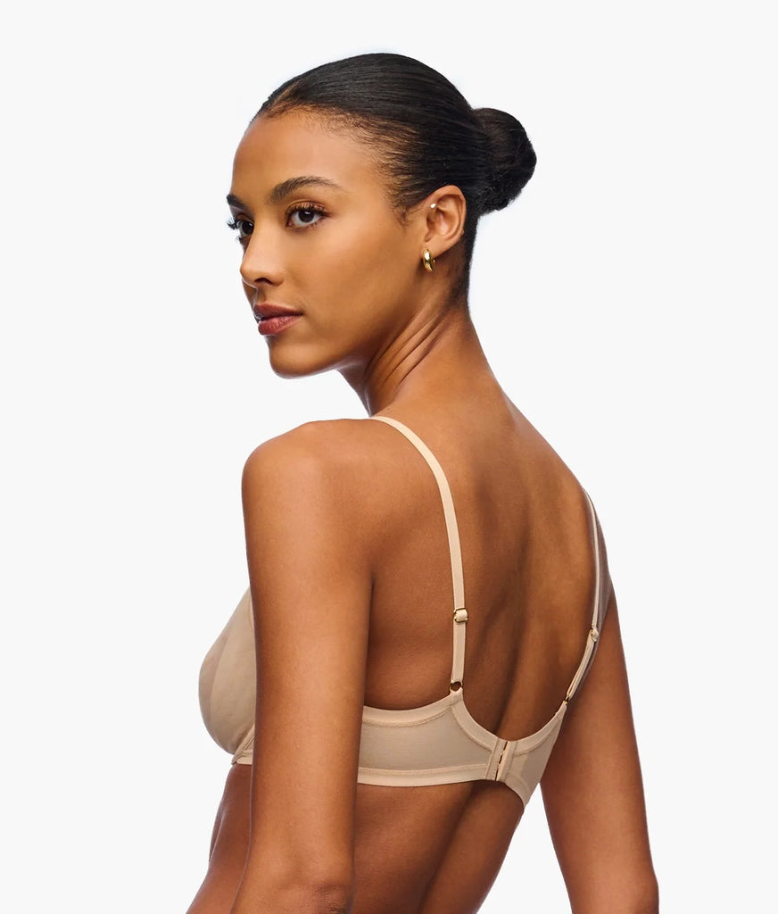 SOIRE Iconic Plunge Unlined Bra in Sabbia