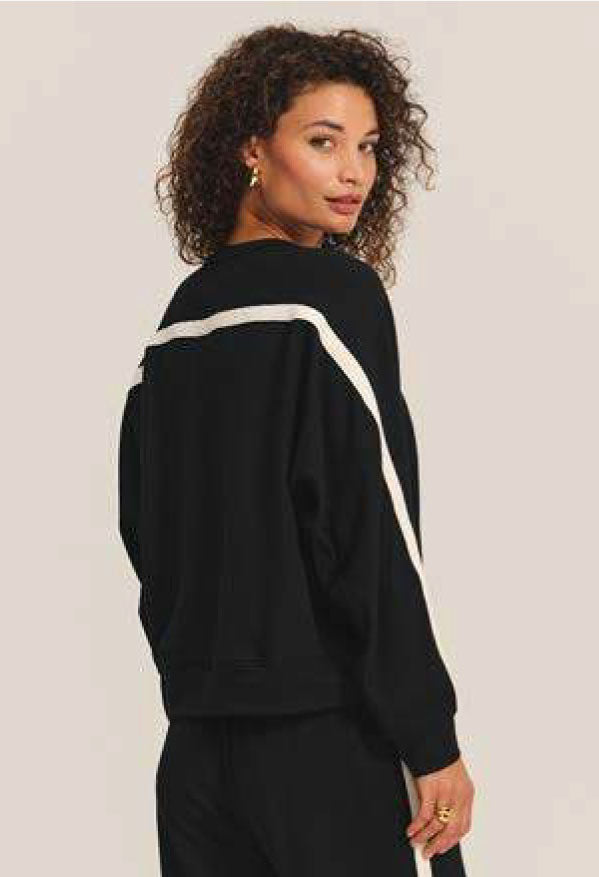 FRANKIE Fleece Crew Top in Black