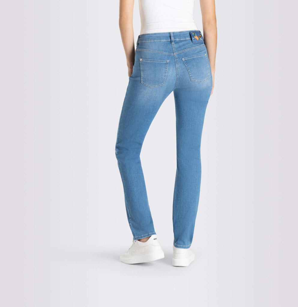 DREAM Straight Jeans in Simple Blue Washed