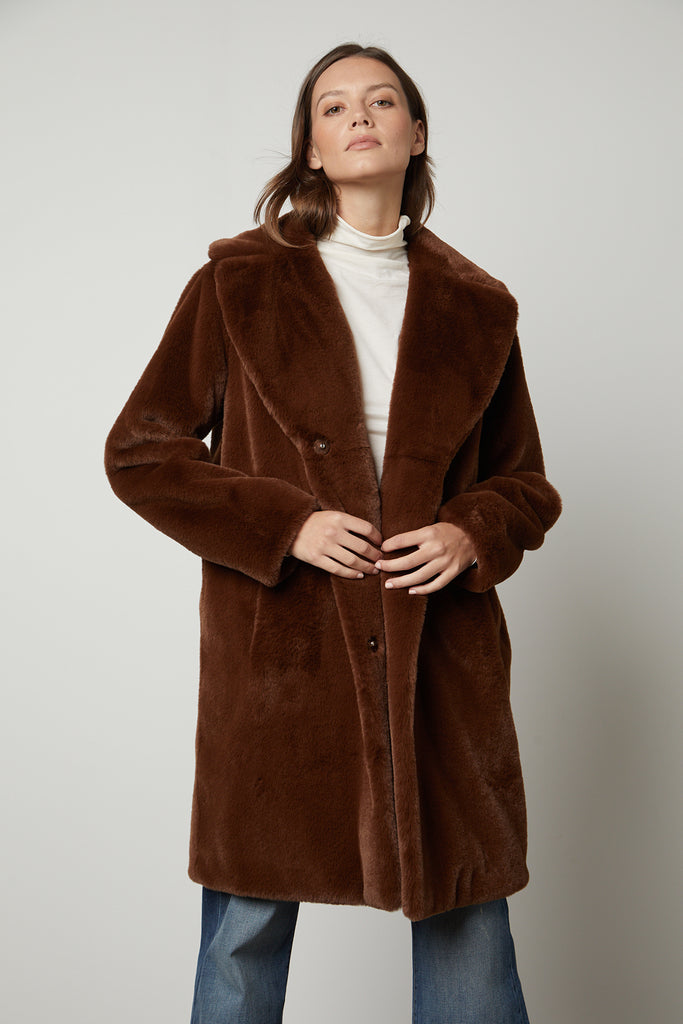 EVALYN Lux Faux Fur Coat in Brown