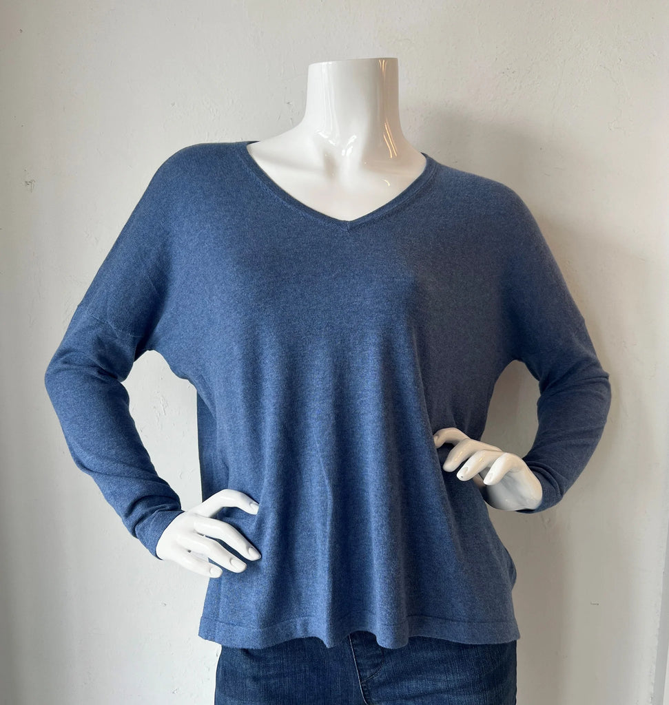 Cashmere/Cotton Boxy V-Neck Sweater in Harbour Blue