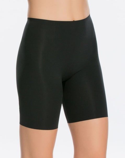 THINSTINCTS Mid Thigh Shorts in Very Black