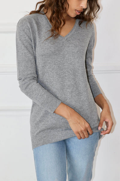 Cotton/Cashmere Boyfriend V-Neck Sweater in Heather Grey