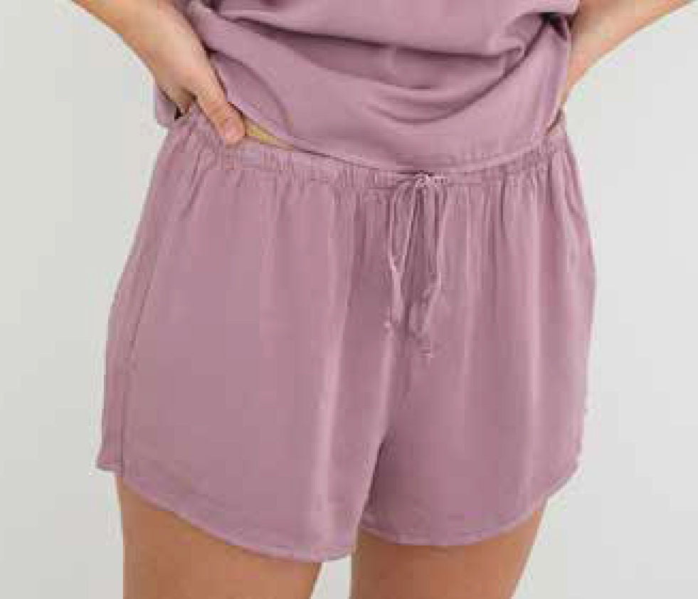 FLOWY SHORTS in Mauve