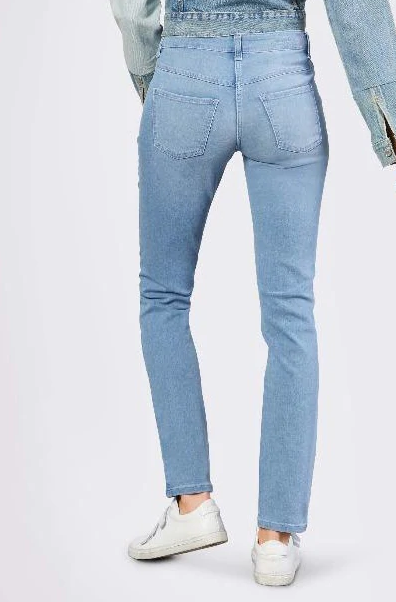 DREAM Straight Jeans in Basic Bleached Blue